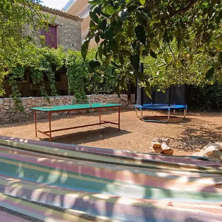 Vakantiehuis Traditional Olive House - *