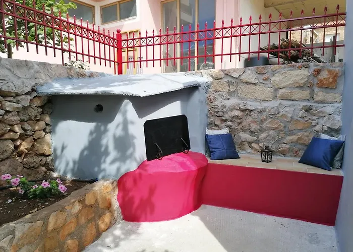 בית נופש Traditional Olive House -