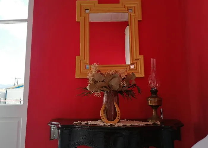 Traditional Olive House - בית נופש *